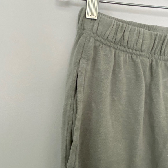 Sage green sweatpants - Picture 4 of 5